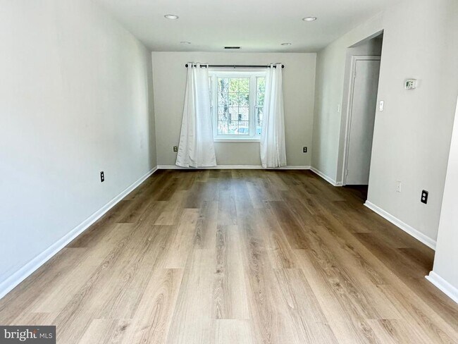 Foto del edificio - 13767 Marsden Ct