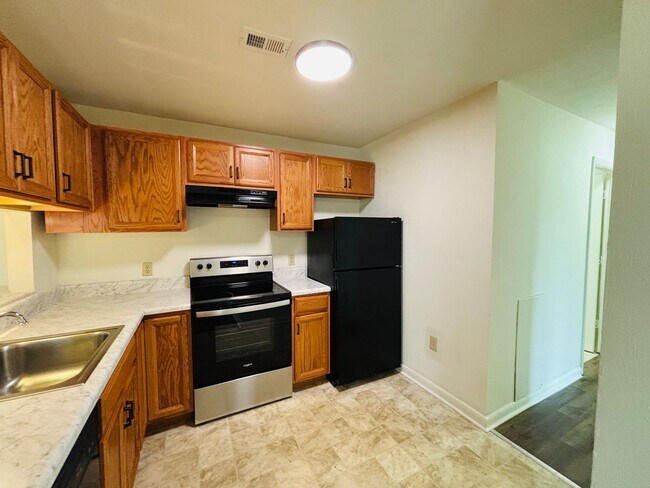Foto del edificio - 4 Bedroom 2 Bath Condo