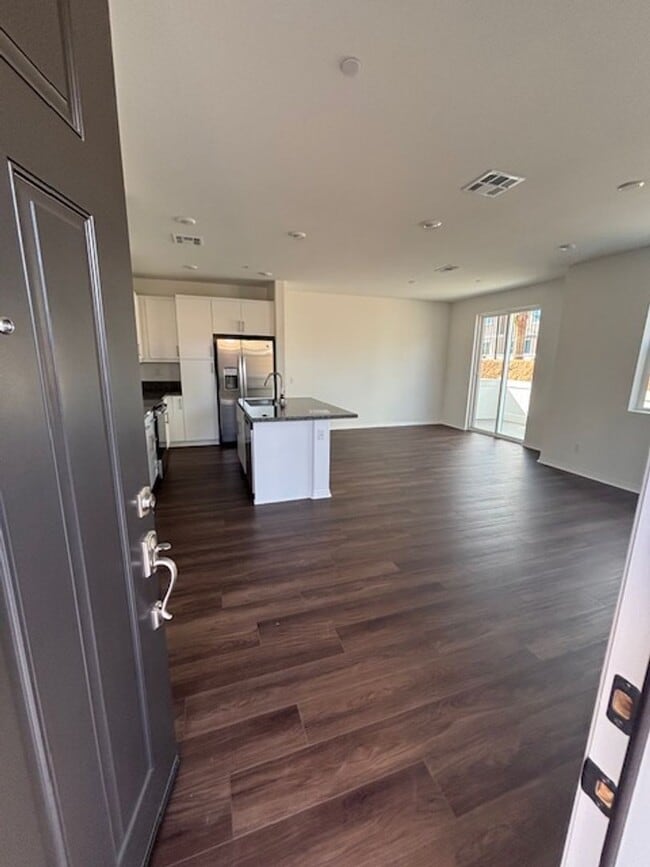 Building Photo - Ready Now! Beautiful Wildomar Condo  3 Bed...