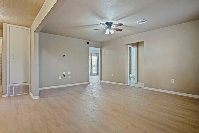 Foto del edificio - 704 NW 95th St