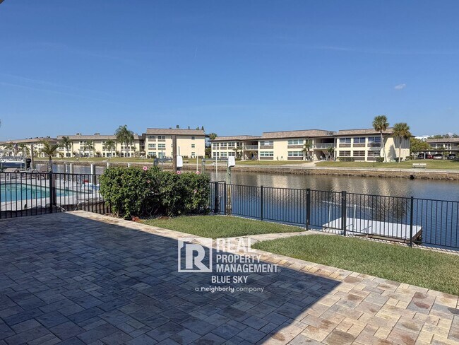 Foto del edificio - 4717 Floramar Terrace