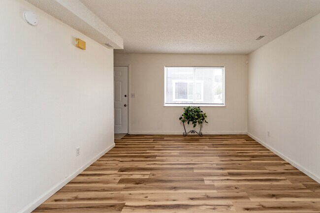 Building Photo - 6672 Provincial Dr
