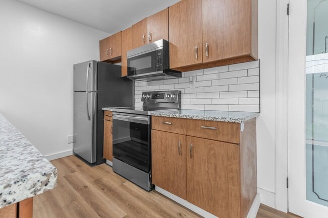 Building Photo - Welcome to this charming home located in t...