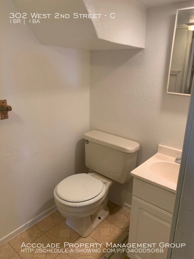 Building Photo - Daylight Basement Apartment for Rent