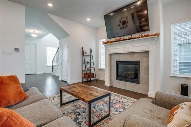 Building Photo - 2408 Elm Pl