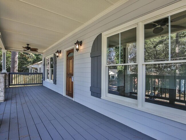 Foto del edificio - Luxurious 4 Bedroom Single Family Home Min...