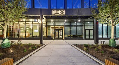 Building Photo - 1114 W Carroll Ave