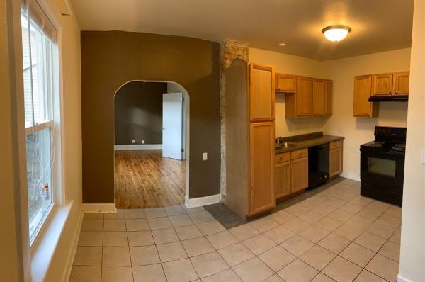 Primary Photo - 1752 N Arlington Pl