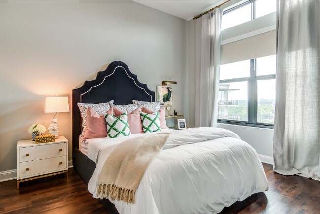 Foto del edificio - 532 East Paces Ferry Rd NE