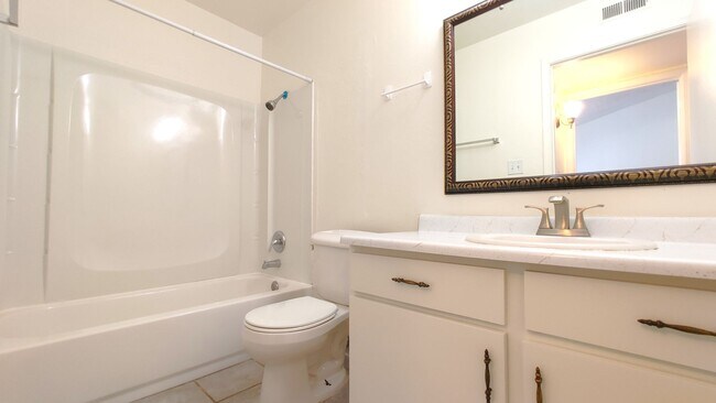 Foto del edificio - 7510 Pennsylvania Ln NE