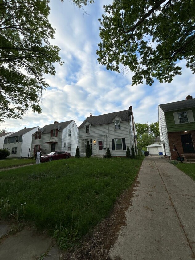 Primary Photo - Fully Remodeled 3/1.5