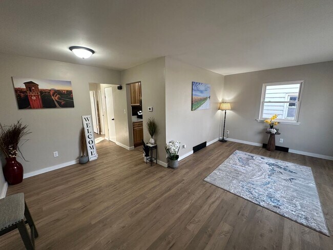 Foto del edificio - 1126-1128-1128 Byron Ave