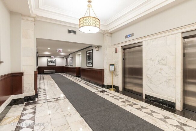 Foto del edificio - 40 E 9th St