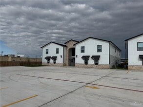 Building Photo - 10 Ragland Rd