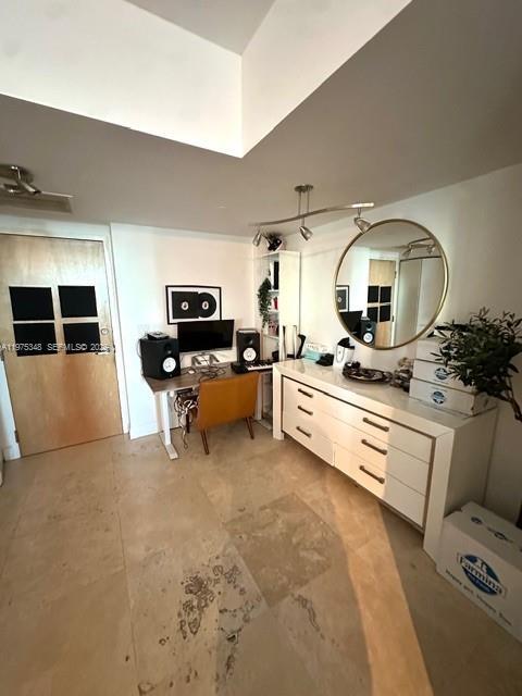 Foto del edificio - 350 S Miami Ave