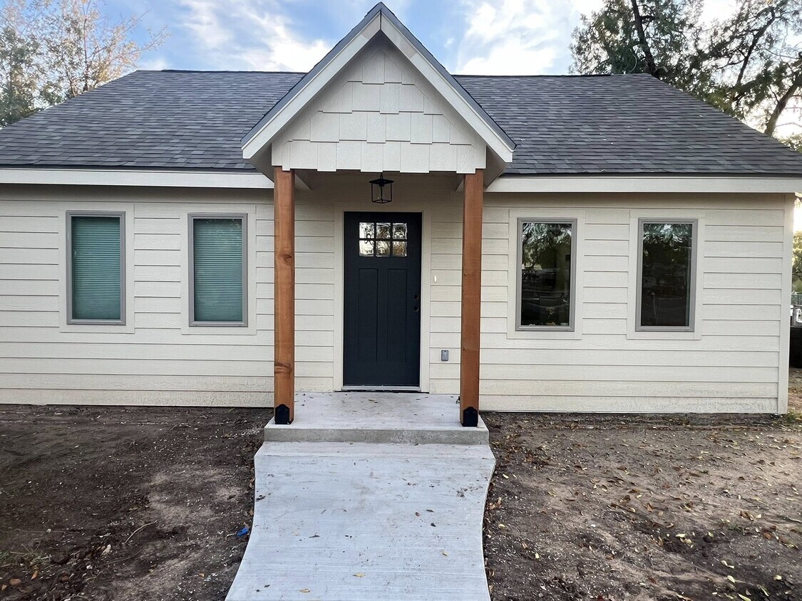 Foto principal - 901 E 17th St