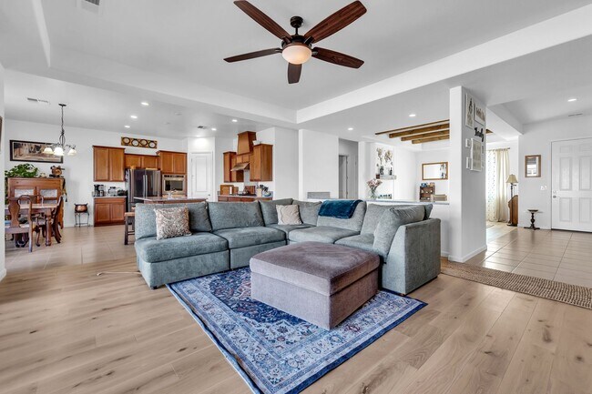 Building Photo - Gated community 3 Bedroom 2.5 Bath single ...