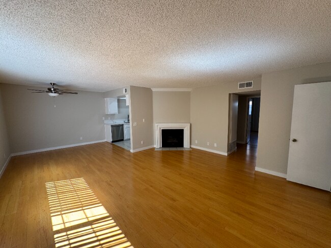 Foto del edificio - 544 E Tujunga Ave