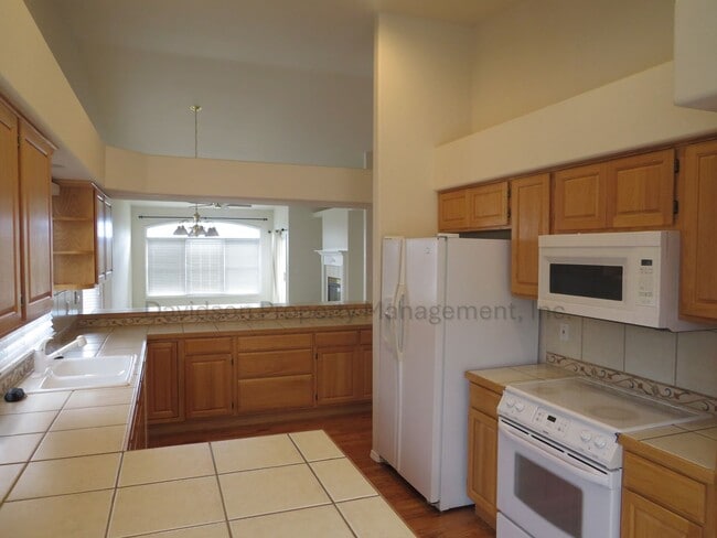 Photo - Beautiful 3 Bedroom Townhouse in Gleneagle, Gated Community!