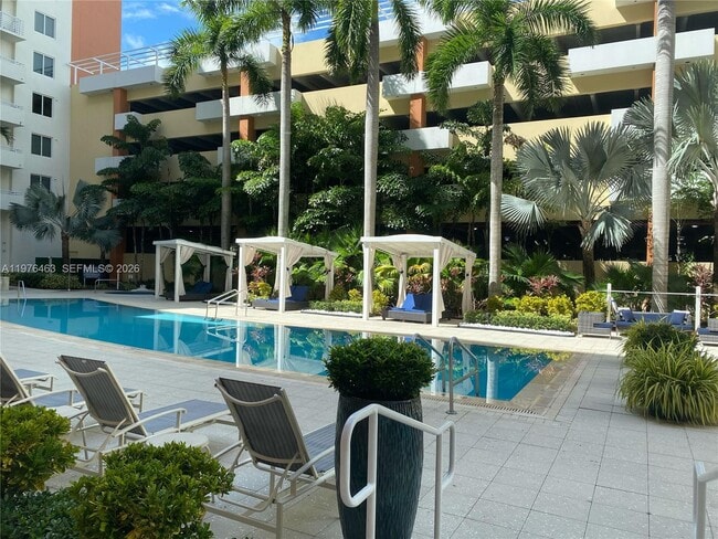 Building Photo - 18800 NE 29th Ave