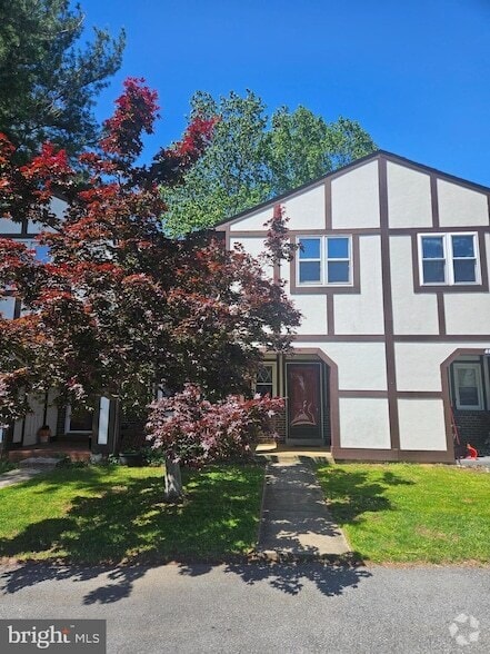 Building Photo - 5424 Jenmatt Dr