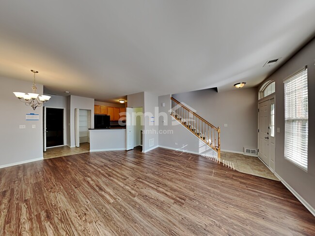 Building Photo - 225 Springbrook Trl S