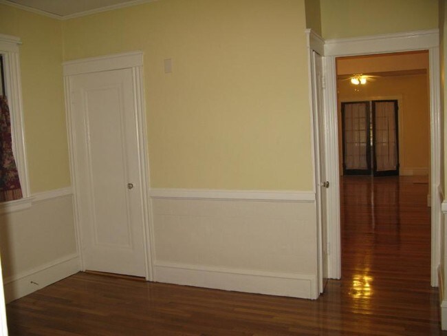 Building Photo - 108 Narragansett St