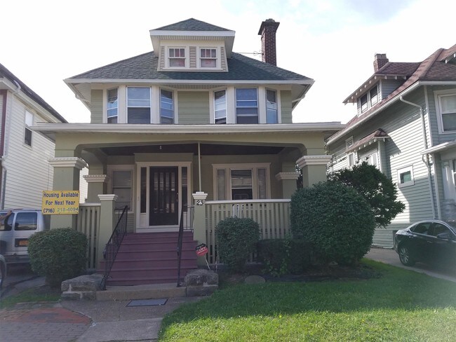 Foto del edificio - 23 Hughes Ave