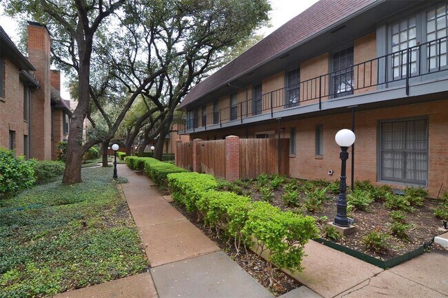 Foto del edificio - 7830 Meadow Park Dr