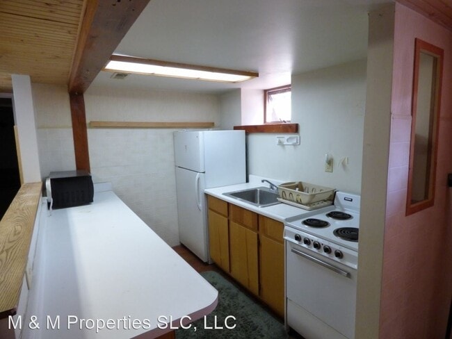 Building Photo - 2 br, 1 bath House - 522 S 1200 E #B