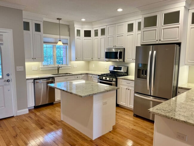 Building Photo - 41 Dexter Rd