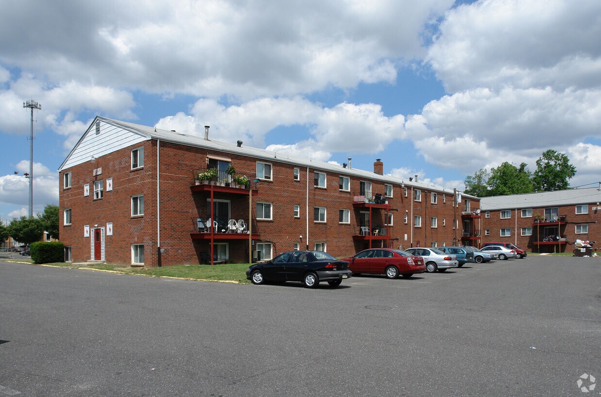 Foto del edificio - Spruce Manor Apartments