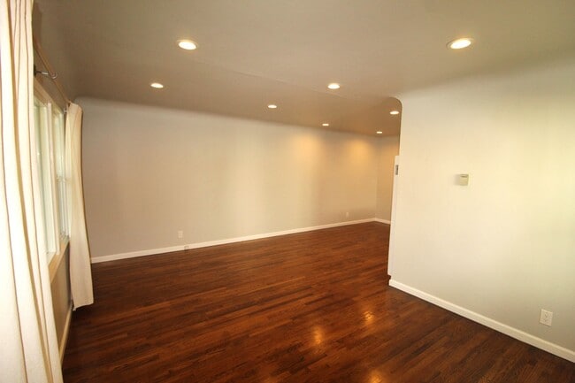 Foto del edificio - Quaint Midtown Ventura Duplex w/Many Upgra...