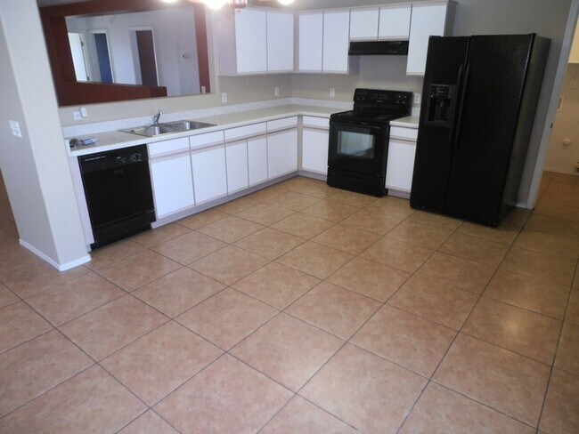 Building Photo - Midvale Park Home with 4 bedrooms and 2 baths