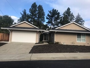 Building Photo - 1474 Dos Palos Dr