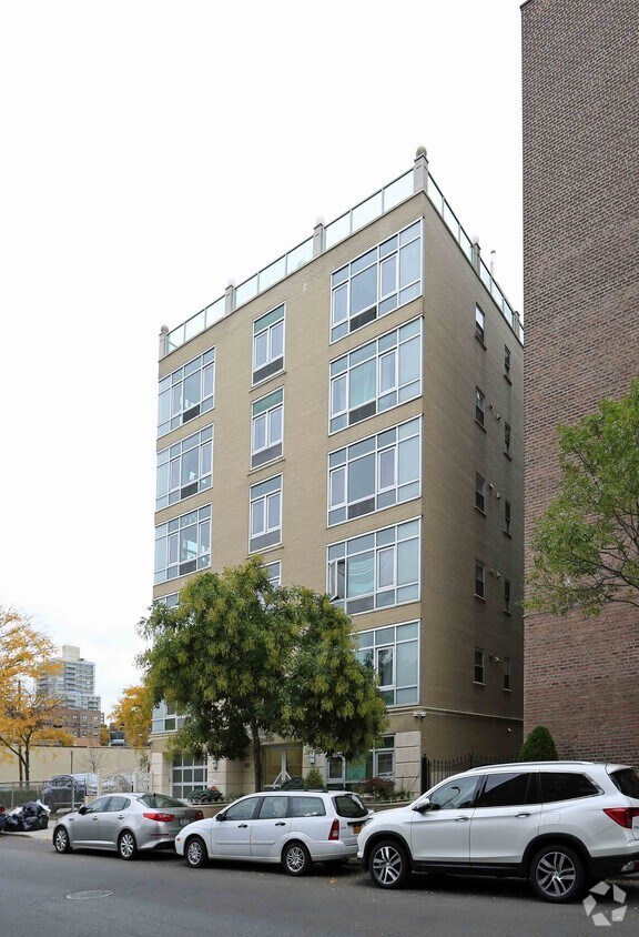 Exterior Building View: 531 W 235th St - Riverdale NY - Rive Signature