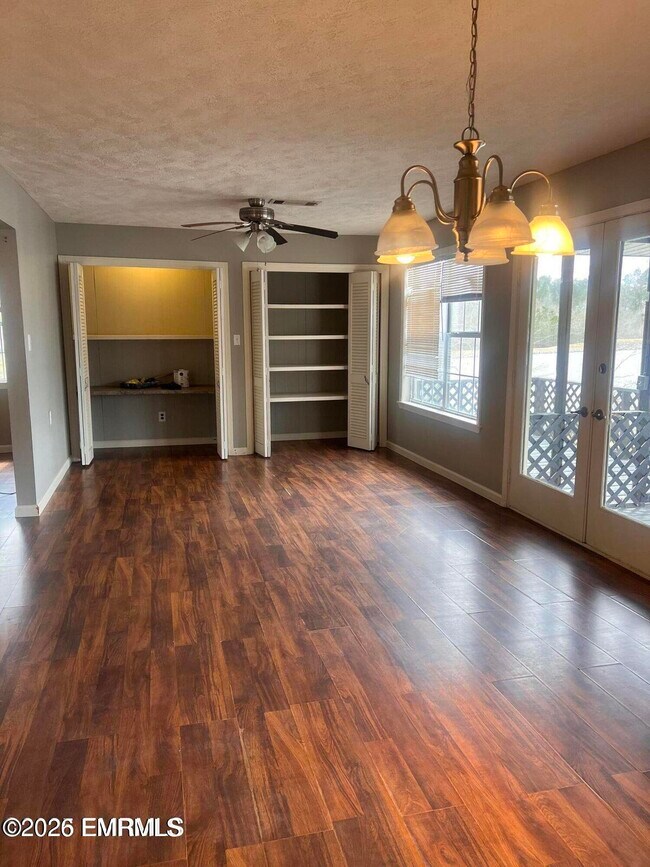 Foto del edificio - 4840 E Crescent Lake Dr