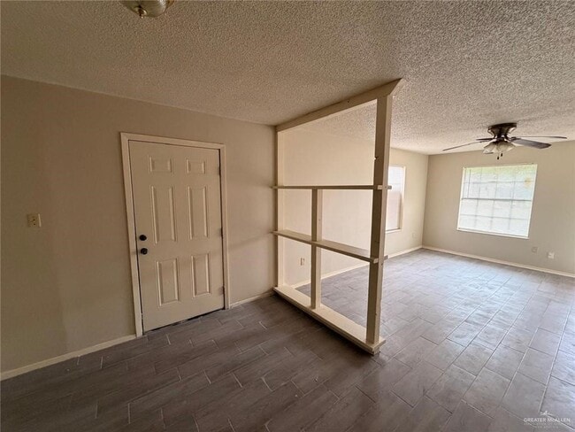 Building Photo - 10 Tamarack Ave