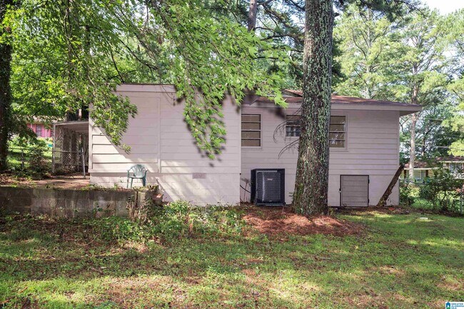 Building Photo - 812 Hagwood Rd
