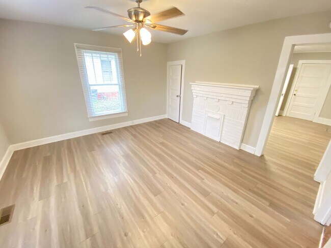 Foto del edificio - 2bed/1ba House with Updated Interior, close to Hwy 29 w/ storage building