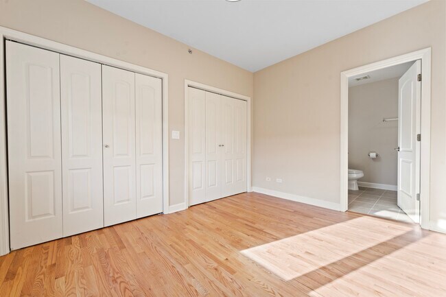 Foto del edificio - 6706 N Oliphant Ave