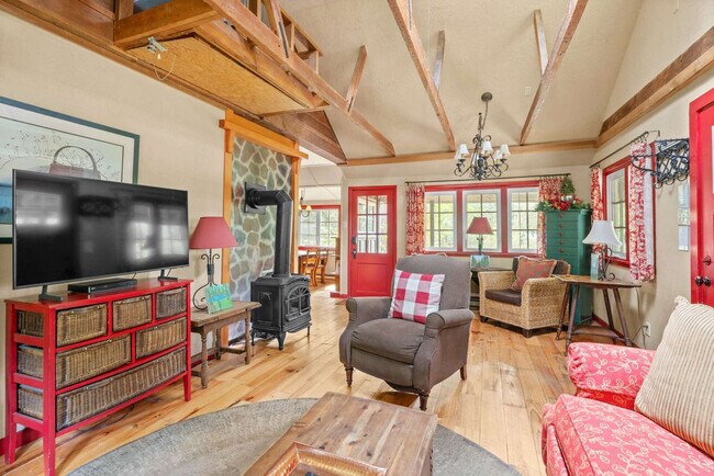 Foto del edificio - 27025 E Riverwood Ln