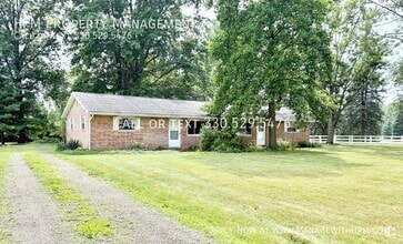 Building Photo - 3346 Highland Park