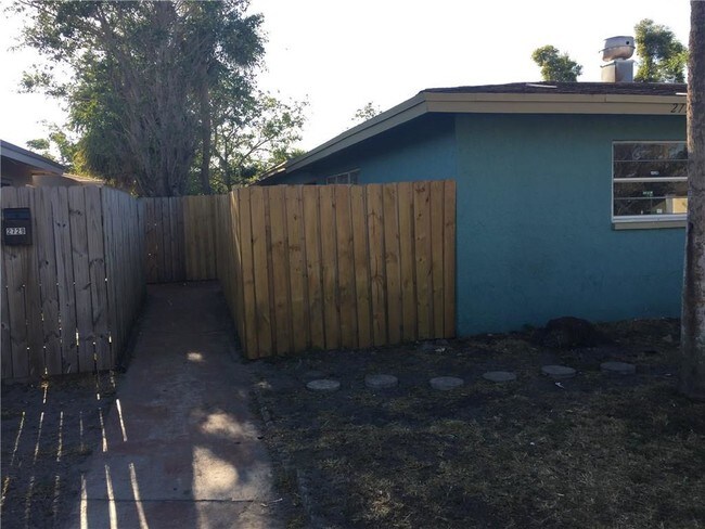 Building Photo - 2739 NW 58 TERR