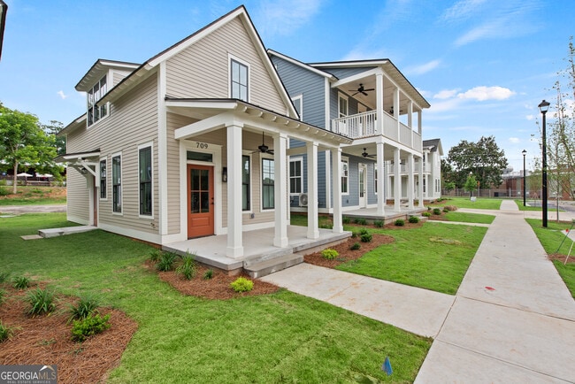 Building Photo - 709 Jefferson St