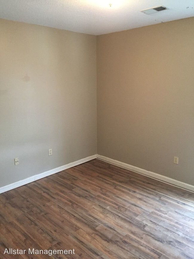 Building Photo - 3437 Laurelwood St