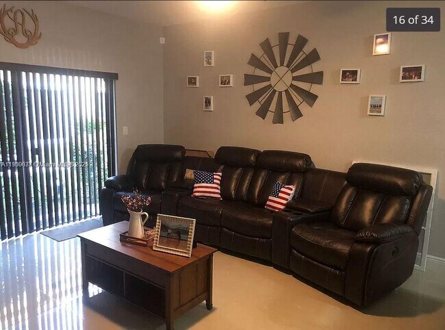 Foto del edificio - 4913 SW 141st Ave