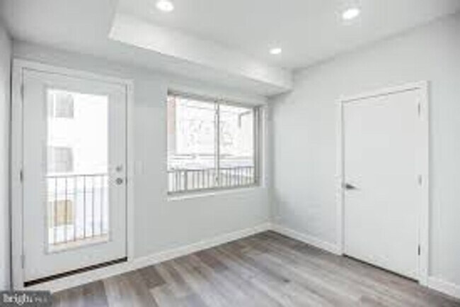 Building Photo - 2423 N 7th St