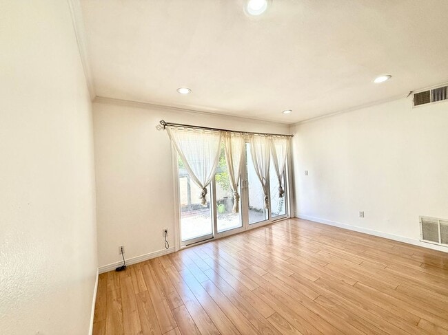 Foto del edificio - 2521 W Sunflower Ave