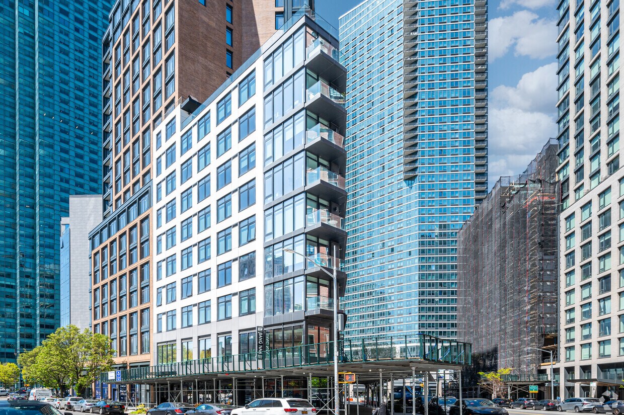 Foto del edificio - 27-19 Thomson Ave